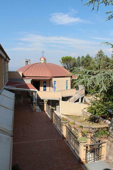Отель Oasi Di Pace Сутри Экстерьер фото